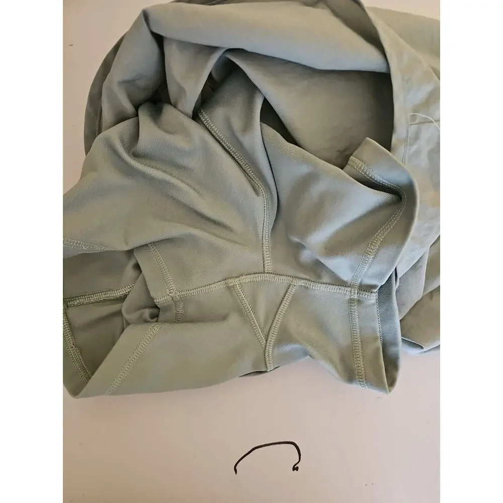 Victoria Secret On Point Sage Green Athletic Shorts Size Small‎